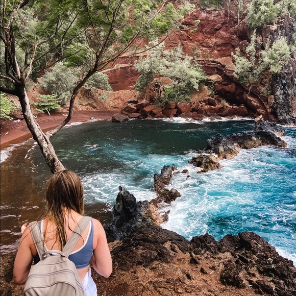 Meet your Posher, Tallison - Picture 1 of 4